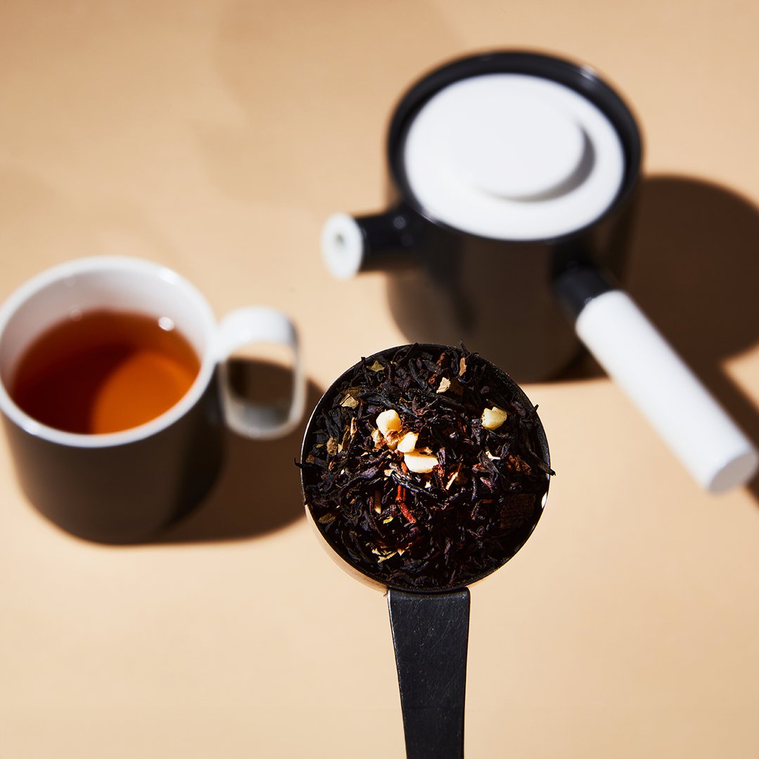 The Ultimate Tea Showdown: Green Tea vs. Black Tea - Firebelly Tea US